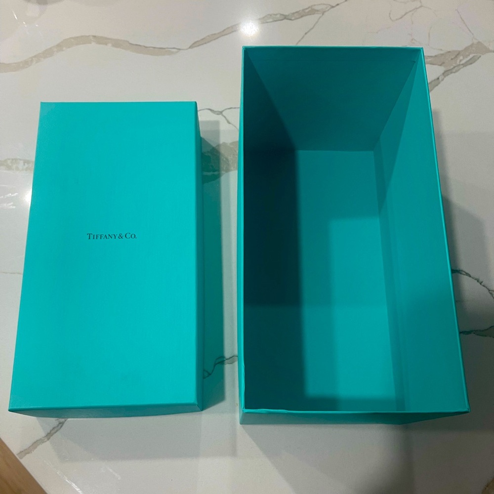 Tiffany Box - Picture 2 of 3